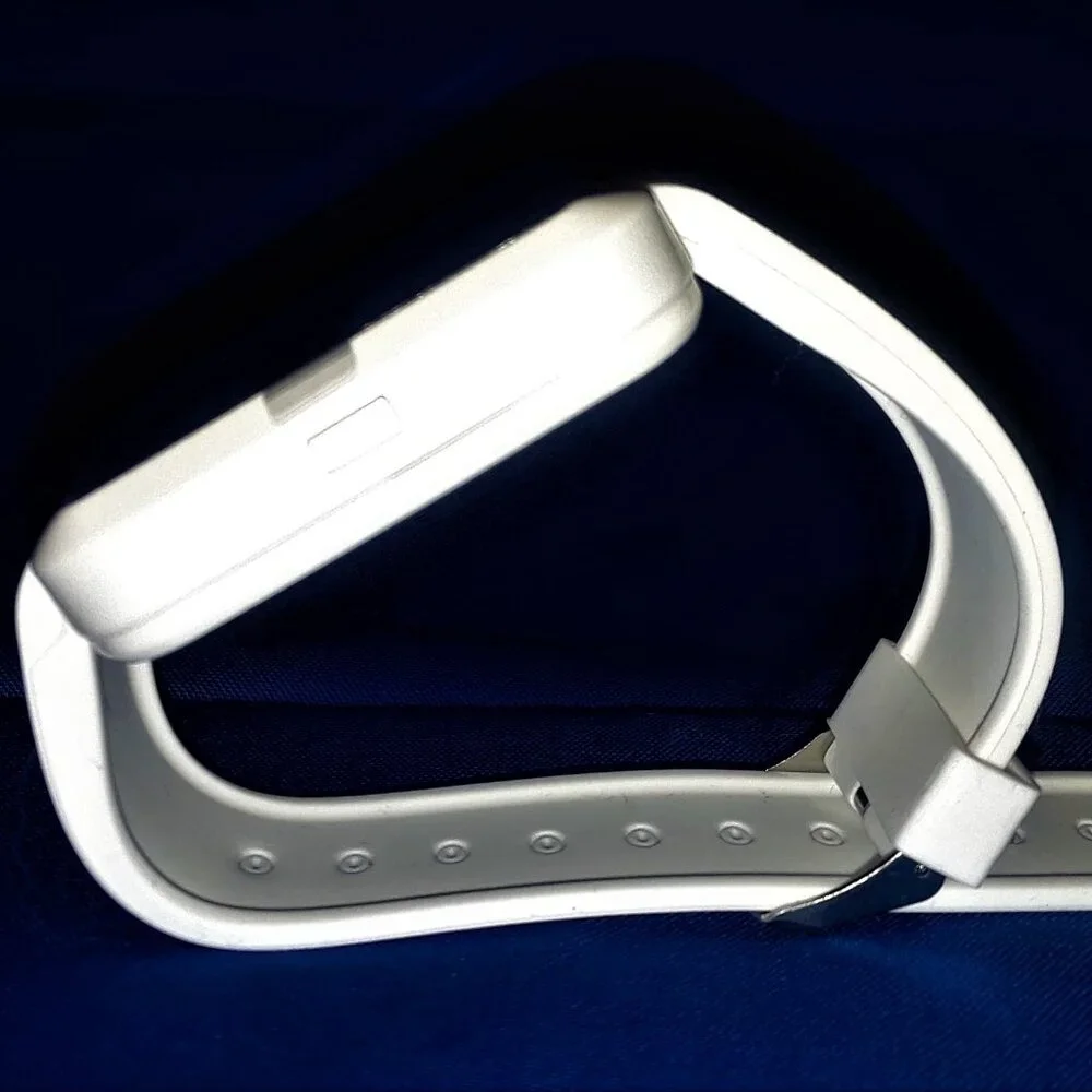 BRAND NEW SMART WATCH - White - Comes in a box.